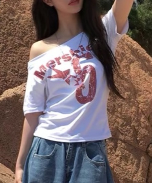 Vipoa(ヴィポア)の「AmericanロゴワンショルTシャツ(Tシャツ/カットソー・レディース・イエロー/ネイビー/グレー/ホワイト・FREE)」の12枚目の写真