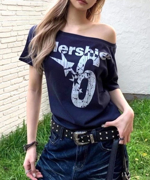 Vipoa(ヴィポア)の「AmericanロゴワンショルTシャツ(Tシャツ/カットソー・レディース・イエロー/ネイビー/グレー/ホワイト・FREE)」の20枚目の写真