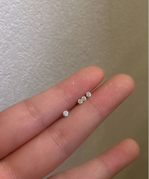 LA VORAGINE(ラ ヴォラジネ)の「ジルコニア ピアス 2 ペアセット シルバー ミニマル ピアスホールケア(ピアス(両耳用)・レディース・シルバー/ブラック・FREE)」の5枚目の写真