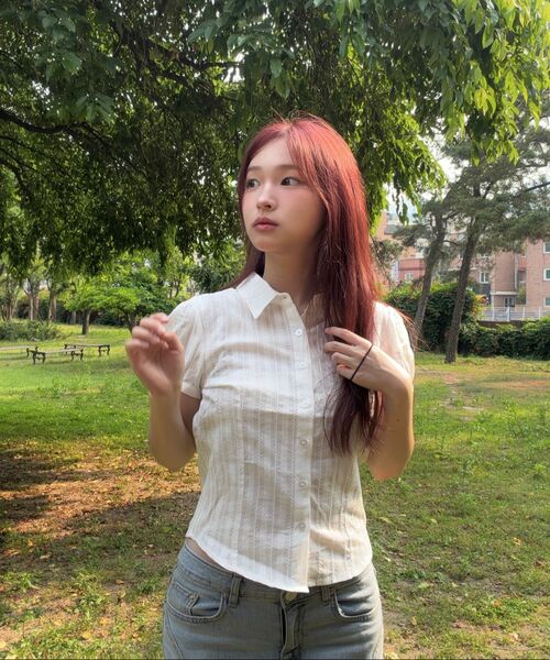 CURETTY(キュリティ)の「C COTTON JACQUARD HALF BLOUSE_WHITE(シャツ/ブラウス・レディース・ホワイト・SMALL)」の2枚目の写真