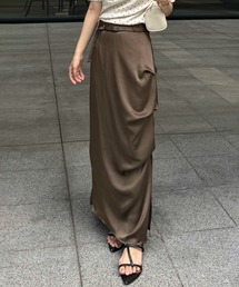 junoah（ジュノア）の「ベルト付き薄手サテンドレープスカート（スカート）」