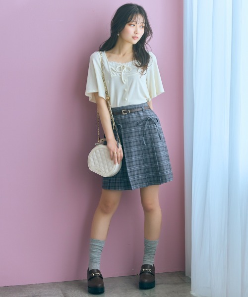 marun(マルン)の「<大きいサイズ>フレア袖テレコリブスクエアネックカットソー marun(Tシャツ/カットソー・レディース・オフホワイト/ブラック・L/LL/3L/4L/5L)」の6枚目の写真