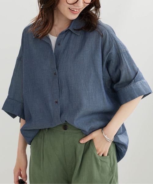 BELLUNA PLUS(ベルーナ)の「シアーデニム素材裾タックゆったりシャツ(シャツ/ブラウス・レディース・ケミカルウォッシュ/ネイビー・M/L/XL/2XL)」の10枚目の写真