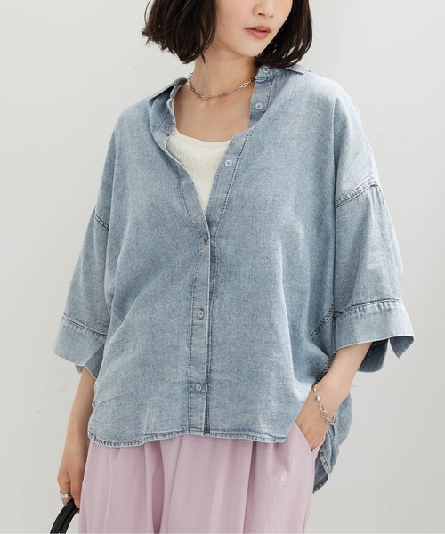 BELLUNA PLUS(ベルーナ)の「シアーデニム素材裾タックゆったりシャツ(シャツ/ブラウス・レディース・ケミカルウォッシュ/ネイビー・M/L/XL/2XL)」の15枚目の写真