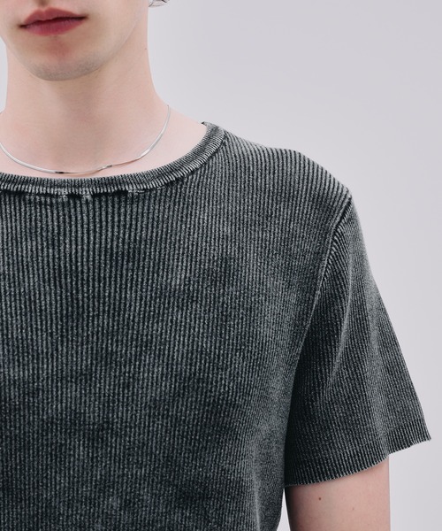 Regen Glanz(レーゲングランツ)の「ribbed short sleeve knit T-shirt / リブショートスリーブニットT(Tシャツ/カットソー・メンズ・ブラック/ダークブラウン/ブラック系その他・MEDIUM/LARGE/SMALL)」の5枚目の写真