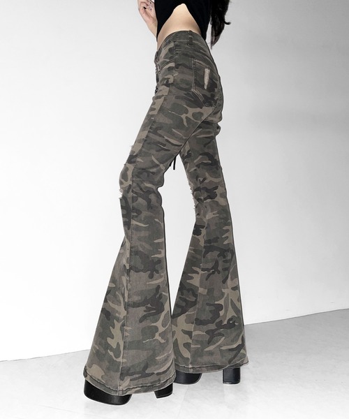 me+em select(ミームセレクト)の「【 3size 】ヴィンテージカモフラ迷彩ダメージフレアデニムパンツ / vintage camouflage damage flared denim pants(デニムパンツ・レディース・カーキ・SMALL/MEDIUM/LARGE)」の5枚目の写真