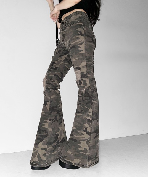 me+em select(ミームセレクト)の「【 3size 】ヴィンテージカモフラ迷彩ダメージフレアデニムパンツ / vintage camouflage damage flared denim pants(デニムパンツ・レディース・カーキ・SMALL/MEDIUM/LARGE)」の7枚目の写真