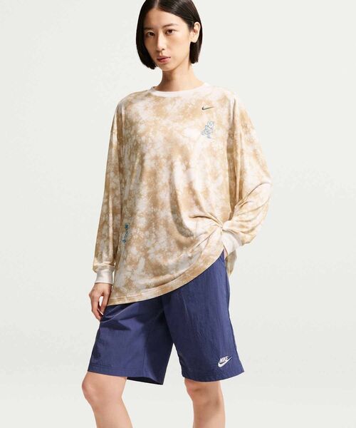 NIKE（ナイキ）の「ナイキ スポーツウェア ウィメンズ オーバーサイズド ロングスリーブ Tシャツ / Nike Sportswear Women's Oversized Long-Sleeve T-Shirt IW1215-242 British Khaki（Tシャツ/カットソー・レディース・ブラウン系その他2・XL/XS/S/M/L）」の4枚目の写真