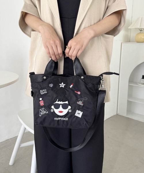 HAPPY FACE(ハッピーフェイス)の「エマ新刺繍2WAYショルダーBK(ショルダーバッグ・レディース・ブラック・ONE SIZE)」の4枚目の写真