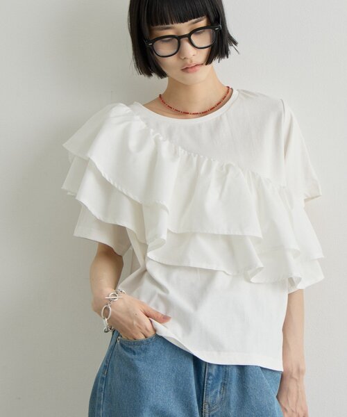 CIAOPANIC TYPY（チャオパニックティピー）の「ZOZO限定アシメフリルデザインカットソー（Tシャツ/カットソー・レディース・ホワイト/ブラック/ブラック系その他/ホワイト系その他・ONE SIZE）」の2枚目の写真