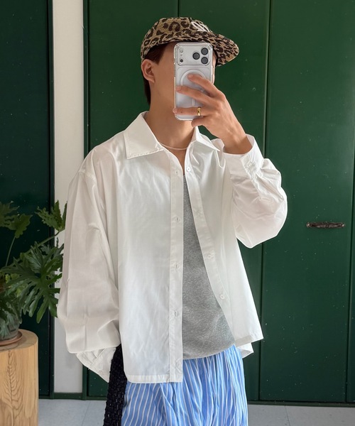 SELAN(セラン)の「【ユニセックス】ショート丈ワンポイントバック刺繍シャツ(シャツ/ブラウス・メンズ・ブラック系/ホワイト系その他/ブルー/ブルー系/ホワイト・MEDIUM/LARGE)」の2枚目の写真