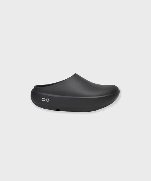 OOFOS（ウーフォス）の「OOFOS/ OOcloog+ / 2001120050261 秋服 冬服（サンダル・メンズ・ブラック・7/5/4）」の3枚目の写真