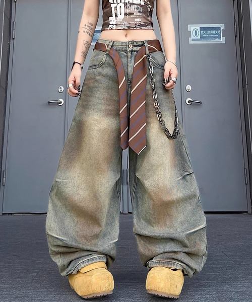 AVYL（アヴィル）の「タイ風ベルト付き ブラストヴィンテージ加工 ルーズワイドバギーデニムパンツ/ネクタイベルト付き  カーブワイドデニムパンツ（デニムパンツ・レディース・ブルー・S/M/L）」の16枚目の写真