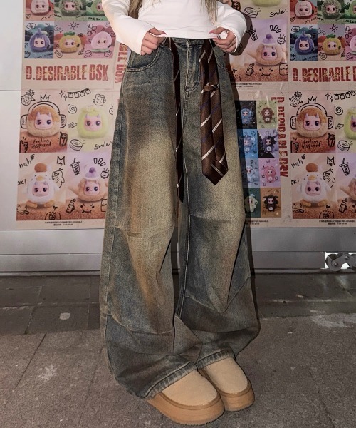 AVYL（アヴィル）の「タイ風ベルト付き ブラストヴィンテージ加工 ルーズワイドバギーデニムパンツ/ネクタイベルト付き  カーブワイドデニムパンツ（デニムパンツ・レディース・ブルー・S/M/L）」の20枚目の写真