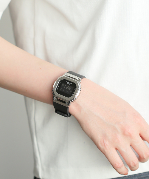 CASIO(カシオ)の「CASIO G-SHOCK GM-S5600U-1JF(アナログ腕時計・レディース・シルバー・FREE)」の11枚目の写真