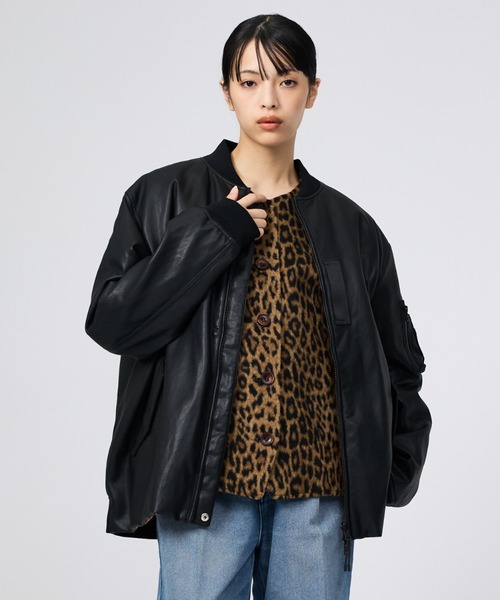 TAION(タイオン)の「【TAION / タイオン】ジャパンスペシャル リバーシブル MA-1 フェイクレザー×ダウンジャケットTAION-JK02JS-2(ブルゾン・メンズ・ブラック系その他/ブラック・L/M)」の2枚目の写真