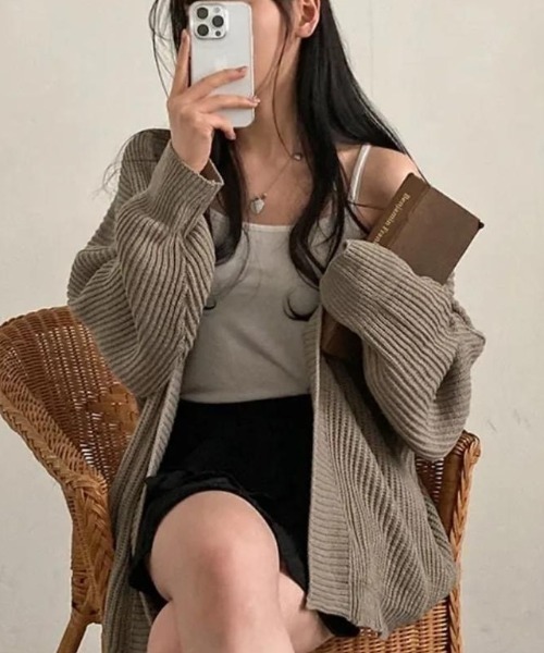 Beststore(ベストストア)の「ざっくり編みが可愛い♪ トレンドのオーバーサイズニットカーディガン(カーディガン/ボレロ・レディース・アイボリー/ブラック/ベージュ/グレー/ライトブラウン・FREE)」の13枚目の写真
