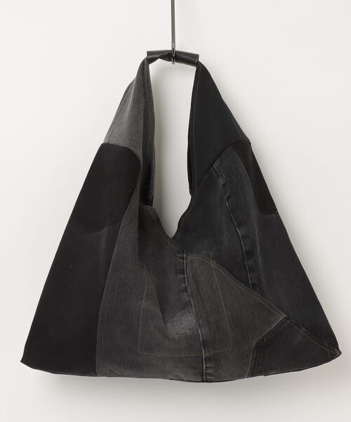 THRIFTY LOOK(スリフティールック)の「THRIFTY LOOK / スリフティールック LEVIS TRIANGLE TOTE LARGE リーバイス トライアングルトート ラージ(トートバッグ・メンズ・ブラック・FREE)」の2枚目の写真