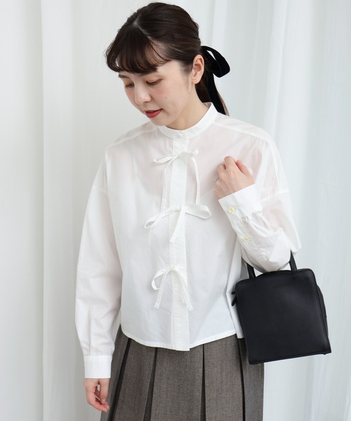 fig London(フィグロンドン)の「ribbon shirt(シャツ/ブラウス・レディース・ネイビー/ベージュ/ホワイト・FREE)」の2枚目の写真
