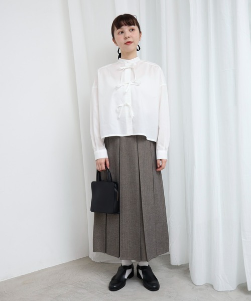 fig London(フィグロンドン)の「ribbon shirt(シャツ/ブラウス・レディース・ネイビー/ベージュ/ホワイト・FREE)」の4枚目の写真
