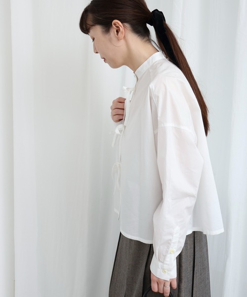 fig London(フィグロンドン)の「ribbon shirt(シャツ/ブラウス・レディース・ネイビー/ベージュ/ホワイト・FREE)」の9枚目の写真