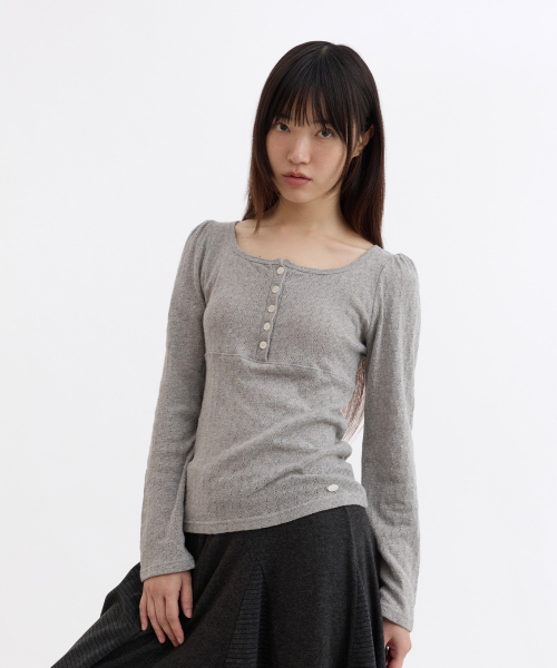 OHESHIO(オヘシオ)の「PUNCHING SQUARE BUTTON KNIT LONG SLEEVE, GRAY(Tシャツ/カットソー・レディース・その他・FREE)」の1枚目の写真