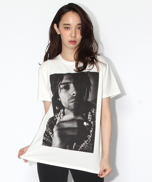 niko and...(ニコアンド)の「カート&シガープリントTシャツ【niko and ...】(Tシャツ/カットソー・レディース・チャコールグレー/ホワイト・LARGE/SMALL/MEDIUM)」の1枚目の写真