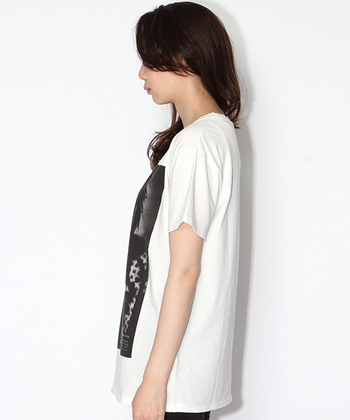 niko and...(ニコアンド)の「カート&シガープリントTシャツ【niko and ...】(Tシャツ/カットソー・レディース・チャコールグレー/ホワイト・LARGE/SMALL/MEDIUM)」の5枚目の写真