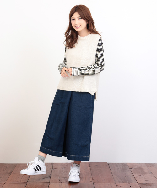CUBE SUGAR(キューブシュガー)の「ワイドタックイージーデニムパンツ(デニムパンツ・レディース・ネイビー/ブルー・M/L)」の15枚目の写真
