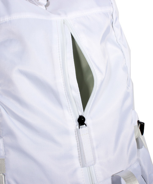 anello(アネロ)の「ナイロン マウンテンリュック アウトドア 大容量 anello(バックパック/リュック・メンズ・ホワイト/ネイビー/カモフラージュ/ブラック/その他/カーキ/レッド・FREE)」の12枚目の写真