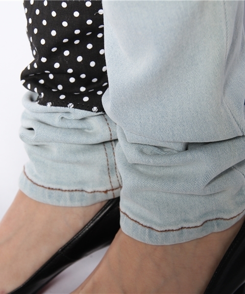 MIDWEST（ミッドウエスト）の「CHEAP MONDAY　花柄パッチユーズドブルージーンズ（デニムパンツ・メンズ・ブルー・27）」の9枚目の写真