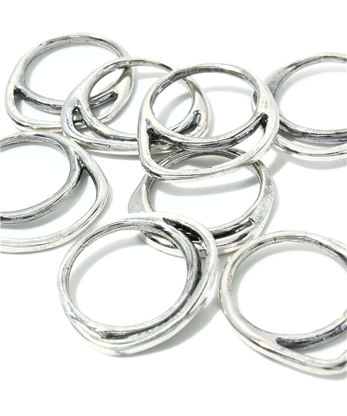 Demi-Luxe BEAMS(デミルクス ビームス)の「IOSSELLIANI / 8連リング "silver"(リング・レディース・その他1・12号/14号)」の2枚目の写真