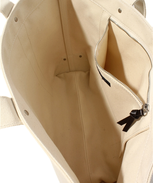 TOMMY HILFIGER（トミーヒルフィガー）の「EMBROIDERY TOTE BAG（トートバッグ・レディース・オフホワイト・FREE）」の4枚目の写真