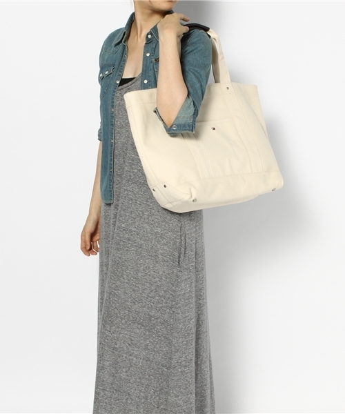 TOMMY HILFIGER（トミーヒルフィガー）の「EMBROIDERY TOTE BAG（トートバッグ・レディース・オフホワイト・FREE）」の3枚目の写真