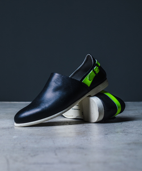 alfredoBANNISTER(アルフレッドバニスター)の「バックベルトスリッポン(ドレスシューズ・メンズ・ブラック/ダークブラウン/ブラック系その他・40/41/42/43/39/44)」の3枚目の写真