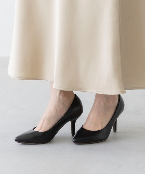 menue（メヌエ）の「美脚魅せ ポインテッドトゥ 8cmヒール パンプス（パンプス・レディース・ガンメタ/ピンク/ライトグレー/コーラルピンク/レッド/コバルトブルー/ブラック/アッシュグレー/ブラウン/ネイビー/マスタード/パイソン/グリーン/その他/ブラック系その他2/アイボリー/グレー系その他/レッド系その他/ブラック系その他3/ブラック系その他4/レオパード/ホワイト系その他3/ラメ/ゴールド/ブラック系その他5/ブラック系その他7/シルバー/ブラック系その他6/ホワイト系その他/グレイッシュベージュ/ベージュ系その他/ホワイト系その他2・24.0cm/21.0cm/25.5cm/21.5cm/26.5cm/23.5cm/24.5cm/26.0cm/22.0cm/23.0cm/25.0cm/22.5cm/27.0cm）」の11枚目の写真