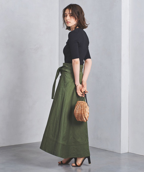 UNITED ARROWS（ユナイテッドアローズ）の「＜SACRA（サクラ）＞ベルト フレアスカート（スカート・レディース・オフホワイト/オリーブ・38/36）」の2枚目の写真