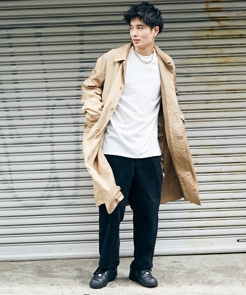 kutir（クティール）の「big soutien collar/ナイロンビッグステンカラーコート（ステンカラーコート・メンズ・ブラック/ベージュ・MEDIUM/LARGE）」の2枚目の写真