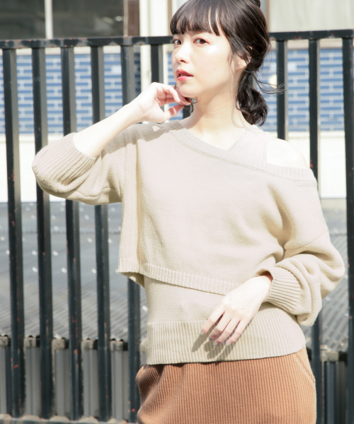 LOWRYS FARM（ローリーズファーム）の「５Ｇオフショル２Ｐプルオーバー　826401（ニット/セーター・レディース・オフホワイト/ブラック/ベージュ・FREE）」の3枚目の写真