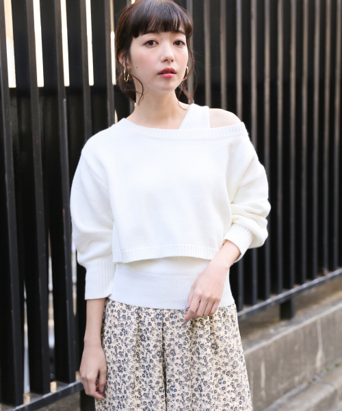 LOWRYS FARM（ローリーズファーム）の「５Ｇオフショル２Ｐプルオーバー　826401（ニット/セーター・レディース・オフホワイト/ブラック/ベージュ・FREE）」の2枚目の写真