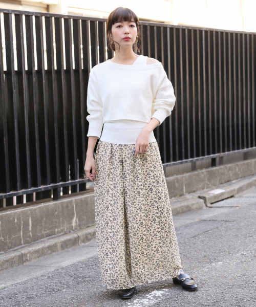 LOWRYS FARM（ローリーズファーム）の「５Ｇオフショル２Ｐプルオーバー　826401（ニット/セーター・レディース・オフホワイト/ブラック/ベージュ・FREE）」の4枚目の写真