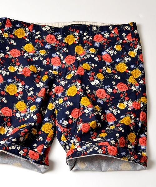 SHIPS GENERAL SUPPLY（シップスジェネラルサプライ）の「SGS: フラワープリント/バミューダショーツ■（チノパンツ・メンズ・ベージュ/ネイビー/ブルー系その他/ブラック/ブルー/ダークネイビー/オフホワイト/オリーブ/ホワイト系その他/ブルーグラス/ストーン・X-LARGE/LARGE/SMALL/MEDIUM）」の10枚目の写真