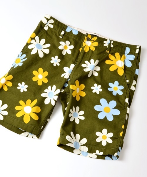 SHIPS GENERAL SUPPLY（シップスジェネラルサプライ）の「SGS: フラワープリント/バミューダショーツ■（チノパンツ・メンズ・ベージュ/ネイビー/ブルー系その他/ブラック/ブルー/ダークネイビー/オフホワイト/オリーブ/ホワイト系その他/ブルーグラス/ストーン・X-LARGE/LARGE/SMALL/MEDIUM）」の6枚目の写真