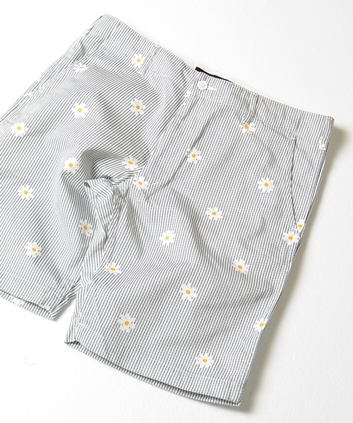 SHIPS GENERAL SUPPLY（シップスジェネラルサプライ）の「SGS: フラワープリント/バミューダショーツ■（チノパンツ・メンズ・ベージュ/ネイビー/ブルー系その他/ブラック/ブルー/ダークネイビー/オフホワイト/オリーブ/ホワイト系その他/ブルーグラス/ストーン・X-LARGE/LARGE/SMALL/MEDIUM）」の8枚目の写真