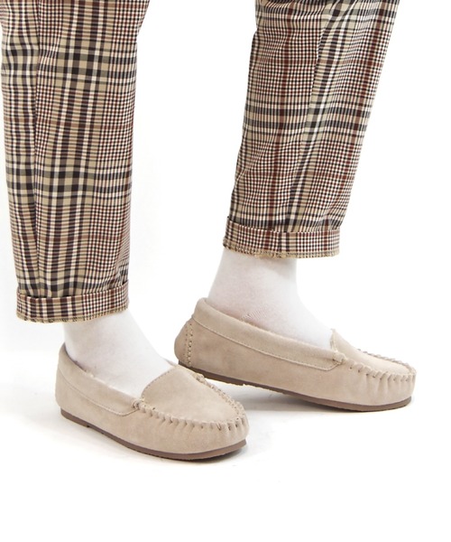 Minnetonka（ミネトンカ）の「MINNETONKA（ミネトンカ） / ファースエードモカシン スリッポン KAY VENETIAN（モカシン/デッキシューズ・レディース・ブラック/チャコールグレー/ベージュ系その他/グリーン/ブルー系その他/ライトベージュ/チョコ/シルバーグレー・5/6/7/8/9）」の6枚目の写真