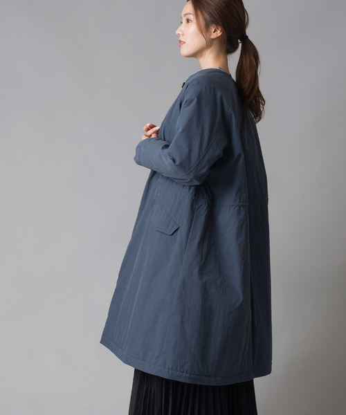 OMNES（オムネス）の「コットンナイロンノーカラー中綿ロングコート 