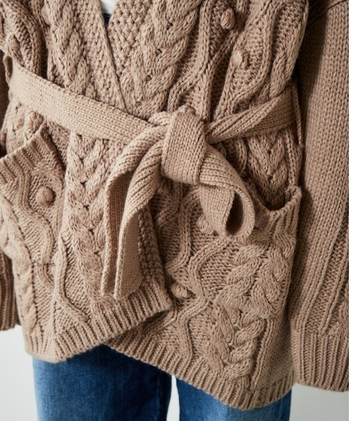 cepo（セポ）の「ポンポンケーブルラップカーデ（カーディガン/ボレロ・レディース・オフホワイト/モカ・M）」の19枚目の写真