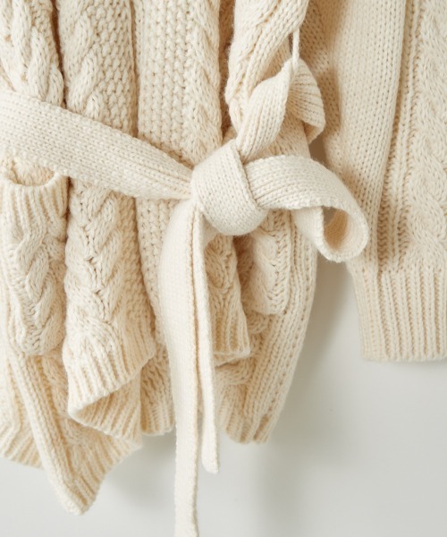 cepo（セポ）の「ポンポンケーブルラップカーデ（カーディガン/ボレロ・レディース・オフホワイト/モカ・M）」の5枚目の写真
