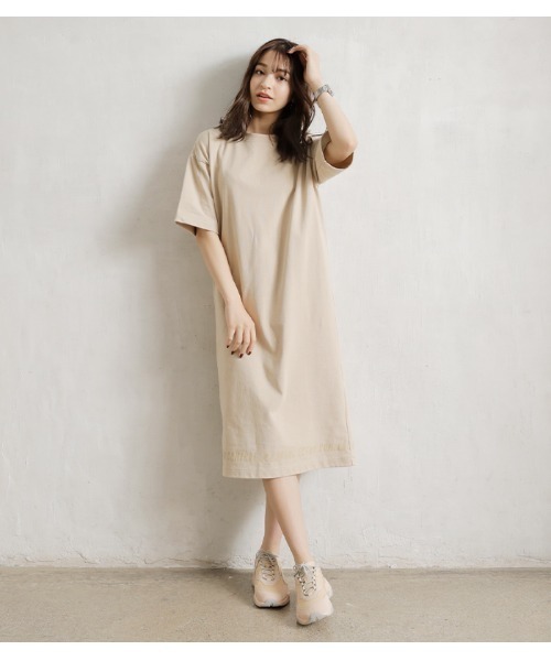 KANGOL(カンゴール)の「【KANGOL EXTRA COMFORT(カンゴール エクストラ コンフォート)】ロゴプリントワンピース(ワンピース)」|ベージュ