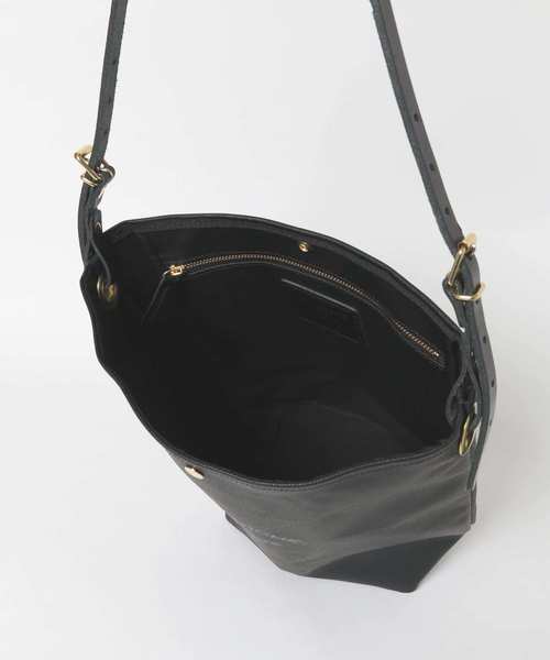URBAN RESEARCH DOORS（アーバンリサーチドアーズ）の「URBAN RESEARCH DOORS SELECT　PVC ショルダー（ショルダーバッグ・レディース・ブラック・FREE）」の5枚目の写真